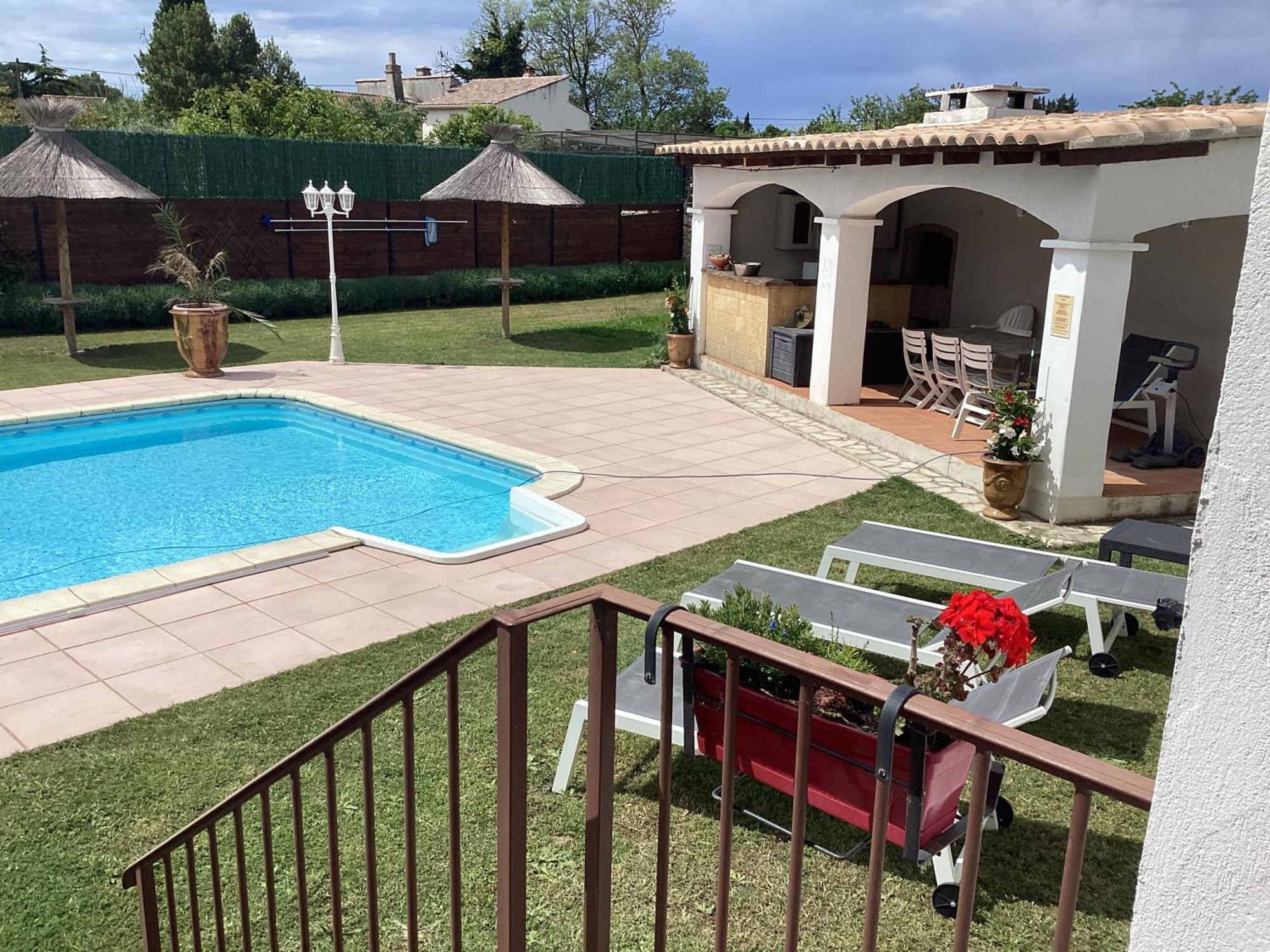 Les Chambres D'Hotes D'Eloise, Piscine Privee Aramon Exterior foto