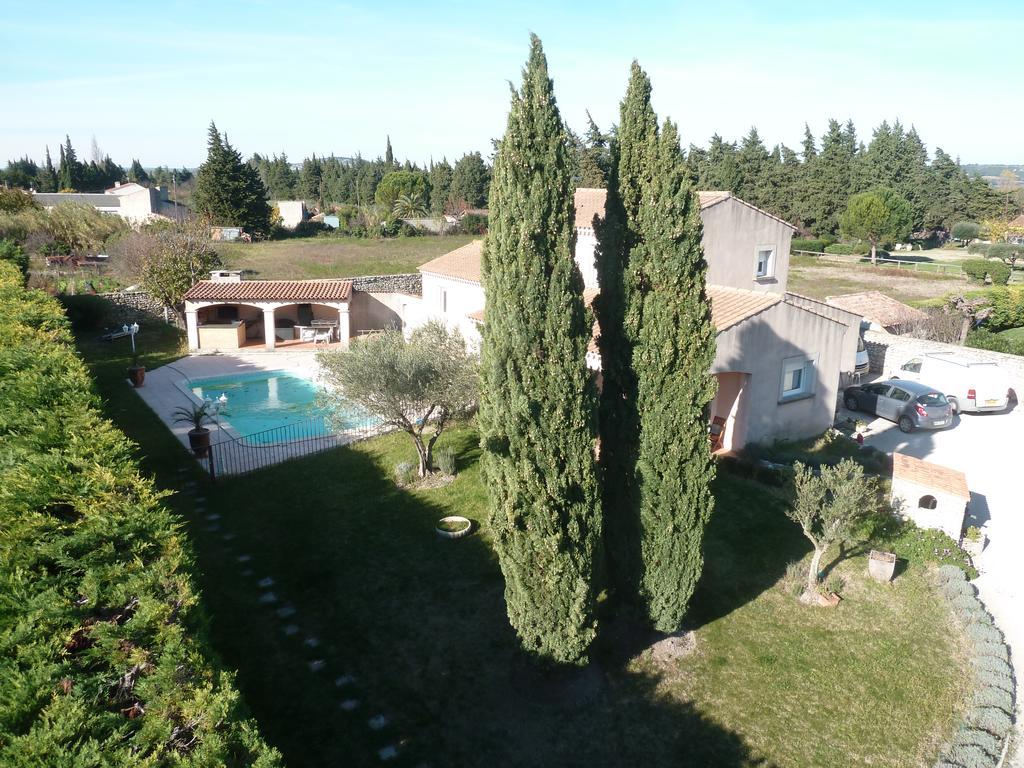 Les Chambres D'Hotes D'Eloise, Piscine Privee Aramon Exterior foto